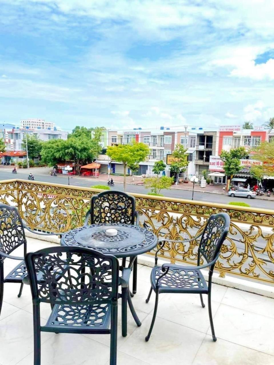 Khách Sạn Tường Vy Rạch Giá Ngoại thất bức ảnh